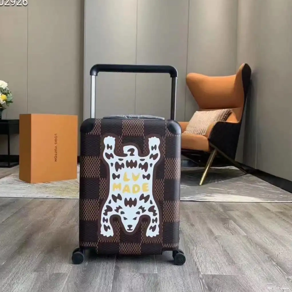 CUSTOM 55 BEAR NIGO 37L HORIZON CABIN POLAR SUITCASE 0524